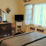 Maurrocks - A Pocono Mountains B&B