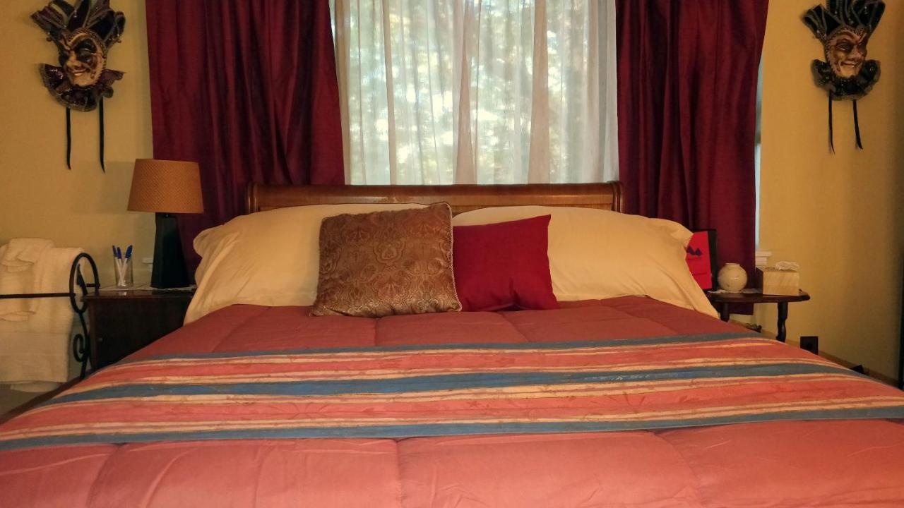 Maurrocks - A Pocono Mountains Bed and breakfast