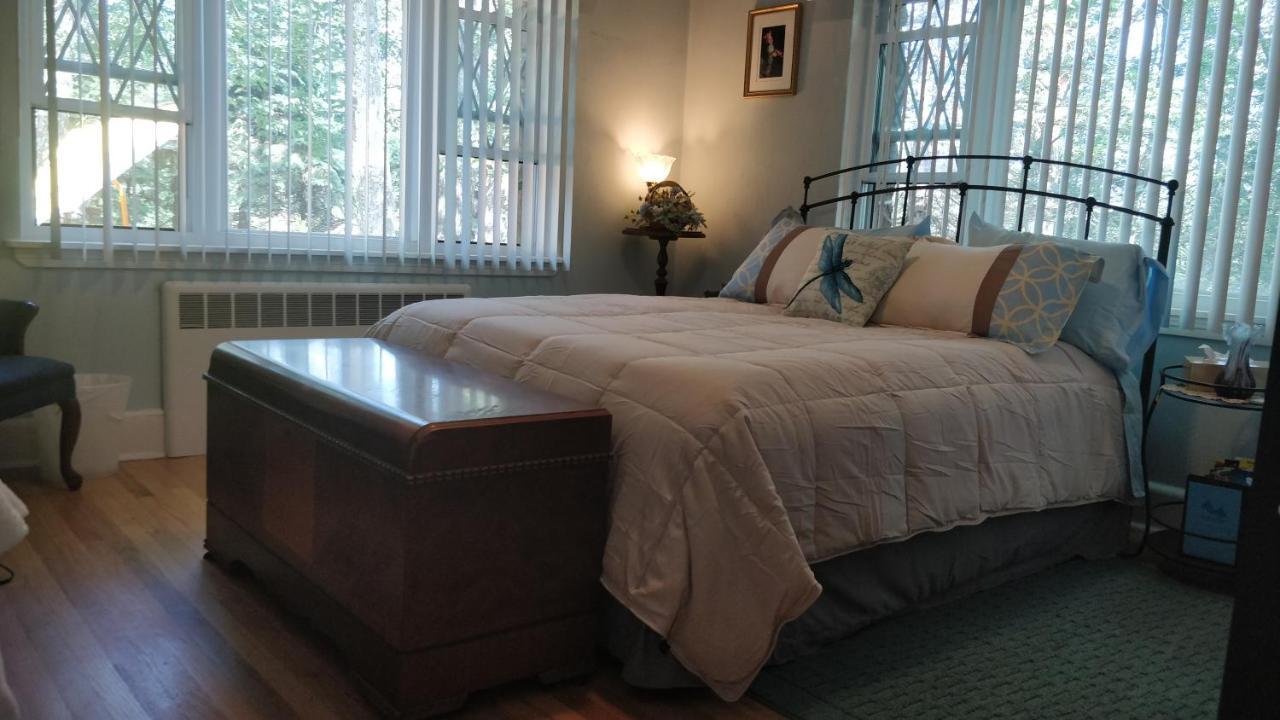 Maurrocks - A Pocono Mountains Bed & Breakfast